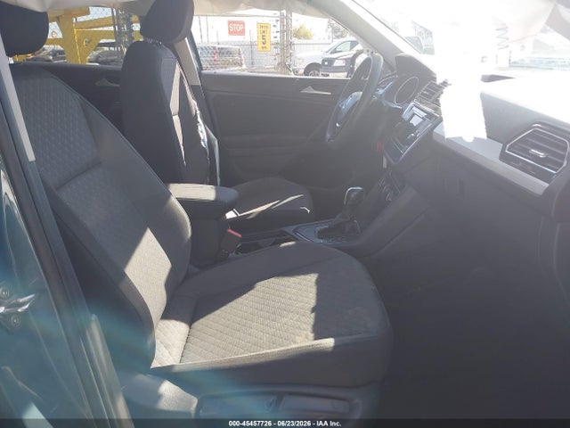 3VV1B7AX8KM113182 Volkswagen Tiguan 2.0t S