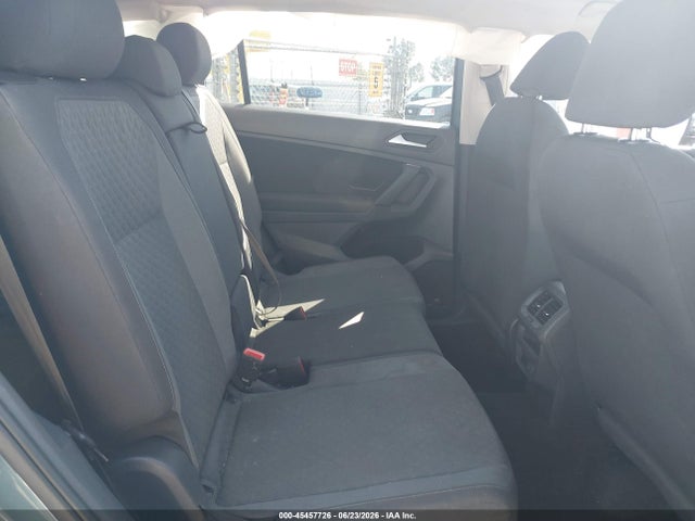 3VV1B7AX8KM113182 Volkswagen Tiguan 2.0t S