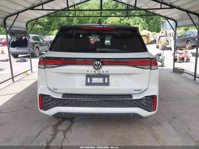 2026 Volkswagen Tiguan Se R-line Black მანქანა იყიდება აუქციონზე, vin: 3VVGR7RM1TM040464, აუქციონის ნომერი: 45457800