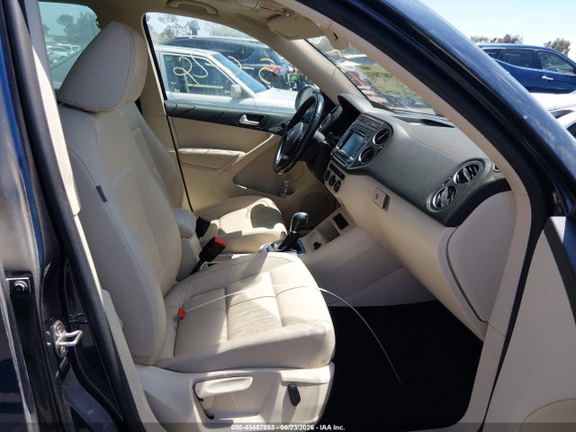 WVGAV7AX3FW595583 Volkswagen TIGUAN SE