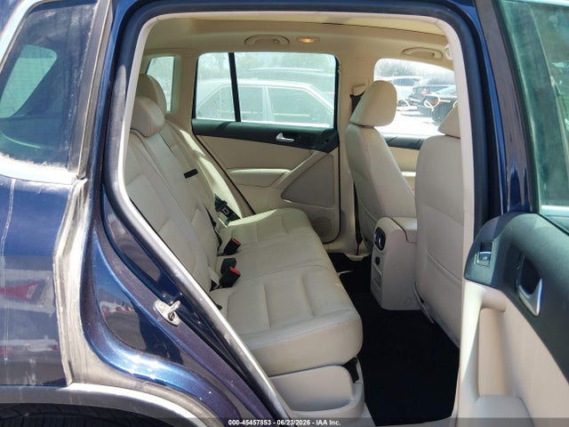 WVGAV7AX3FW595583 Volkswagen TIGUAN SE