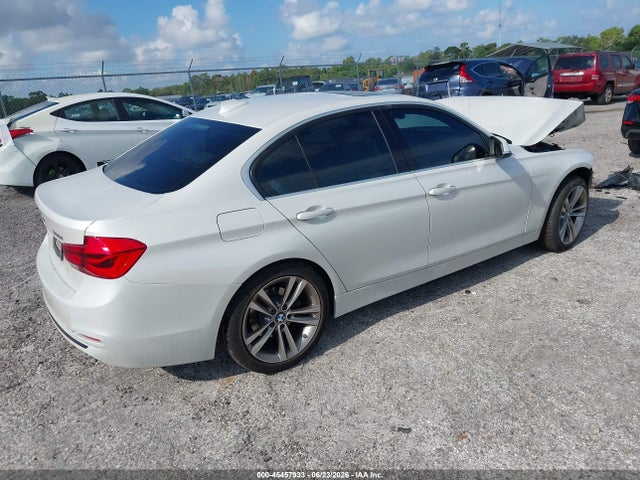 45457933 :رقم المزاد ، WBA8B9C56JEE81806 vin ، 2018 Bmw 330i مزاد بيع
