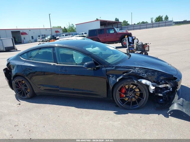 Tesla Model 3 Performance All-wheel Drive 2025 5YJ3E1ET2SF077433 Image 16