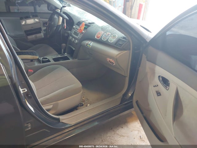 45458070 :رقم المزاد ، 4T1BF3EK8BU120199 vin ، 2011 Toyota Camry Le مزاد بيع