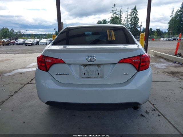 Toyota COROLLA SE 2018 5YFBURHE0JP802816 Image 16