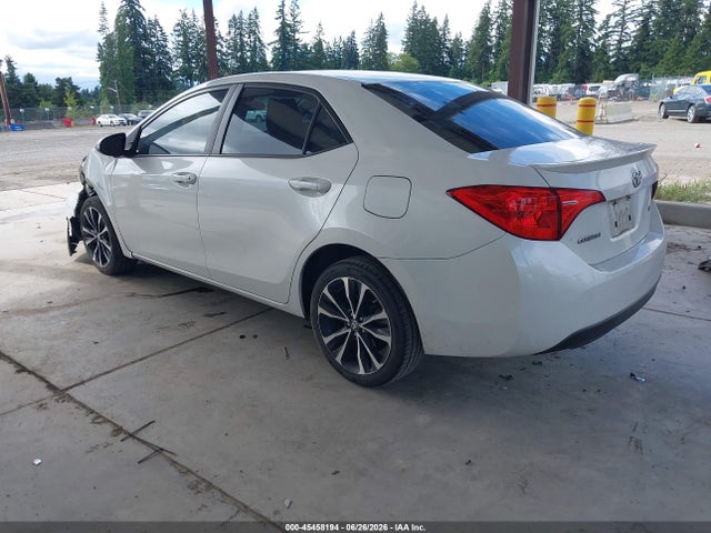 Toyota COROLLA SE 2018 5YFBURHE0JP802816 Image 3