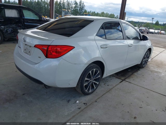 Toyota COROLLA SE 2018 5YFBURHE0JP802816 Image 4