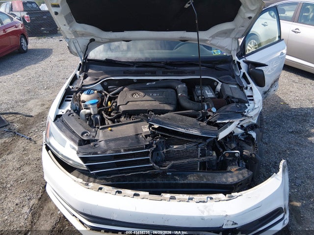 2015 Volkswagen Jetta 1.8t Se მანქანა იყიდება აუქციონზე, vin: 3VWD17AJ5FM305611, აუქციონის ნომერი: 45458235