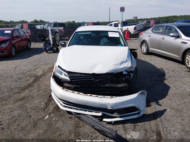 2015 Volkswagen Jetta 1.8t Se მანქანა იყიდება აუქციონზე, vin: 3VWD17AJ5FM305611, აუქციონის ნომერი: 45458235