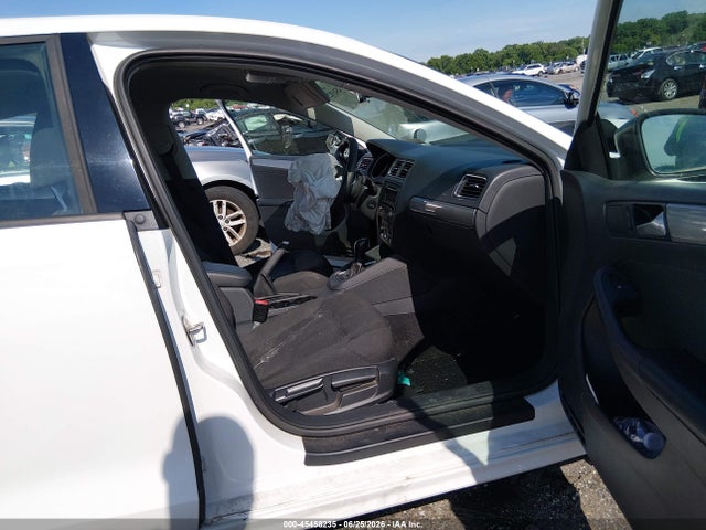 2015 Volkswagen Jetta 1.8t Se მანქანა იყიდება აუქციონზე, vin: 3VWD17AJ5FM305611, აუქციონის ნომერი: 45458235