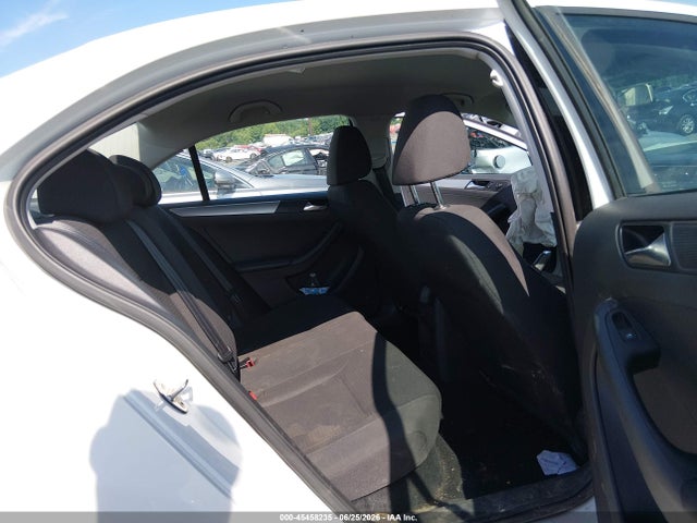 2015 Volkswagen Jetta 1.8t Se მანქანა იყიდება აუქციონზე, vin: 3VWD17AJ5FM305611, აუქციონის ნომერი: 45458235