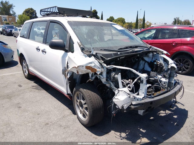 5TDZK3DC3GS757375 Toyota Sienna L 7 Passenger