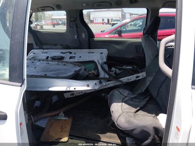 5TDZK3DC3GS757375 Toyota Sienna L 7 Passenger
