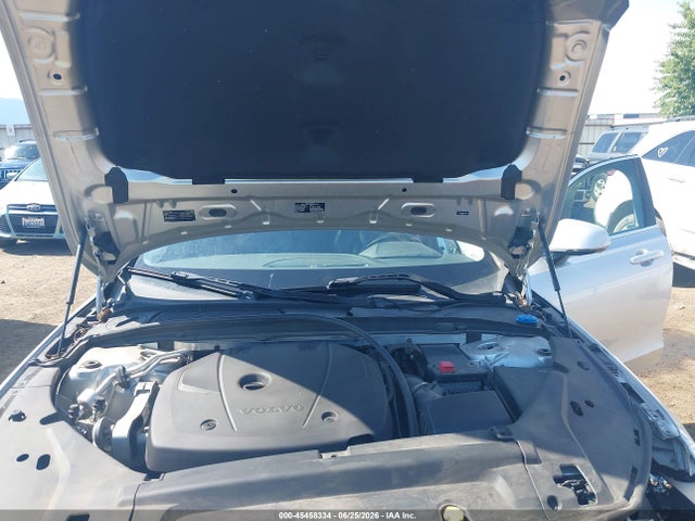45458334 :رقم المزاد ، LVY982MK6JP031181 vin ، 2018 Volvo S90 T5 Momentum مزاد بيع
