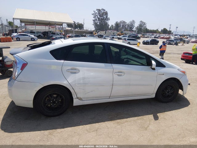 Toyota Prius Four 2015 JTDKN3DU0F1902711 Image 13