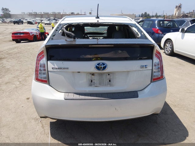 Toyota Prius Four 2015 JTDKN3DU0F1902711 Image 16