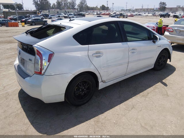 Toyota Prius Four 2015 JTDKN3DU0F1902711 Image 4