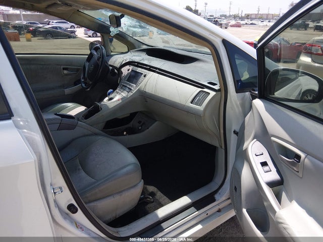 Toyota Prius Four 2015 JTDKN3DU0F1902711 Image 5