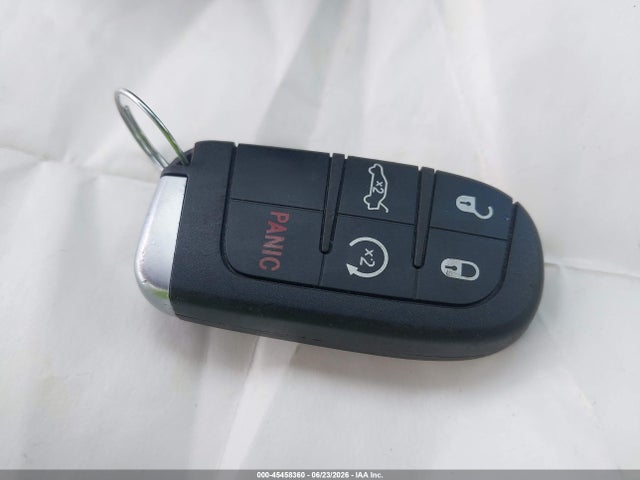 Продаж на аукціоні авто 2015 Chrysler 200 C, vin: 1C3CCCCB6FN703380, номер лоту: 45458360