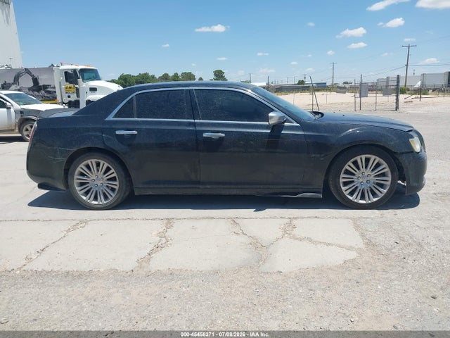 2013 Chrysler 300c John Varvatos Luxury Edition მანქანა იყიდება აუქციონზე, vin: 2C3CCADT3DH627554, აუქციონის ნომერი: 45458371