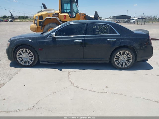 2013 Chrysler 300c John Varvatos Luxury Edition მანქანა იყიდება აუქციონზე, vin: 2C3CCADT3DH627554, აუქციონის ნომერი: 45458371