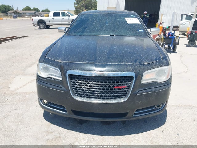 2013 Chrysler 300c John Varvatos Luxury Edition მანქანა იყიდება აუქციონზე, vin: 2C3CCADT3DH627554, აუქციონის ნომერი: 45458371