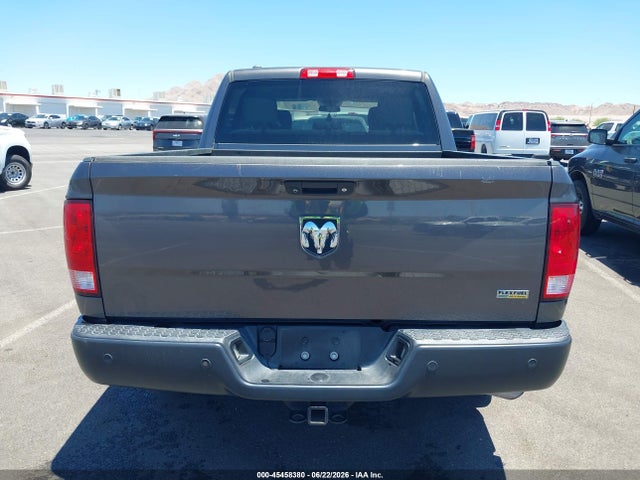 45458380 :رقم المزاد ، 1C6RR6KG5JS256223 vin ، 2018 Ram 1500 مزاد بيع