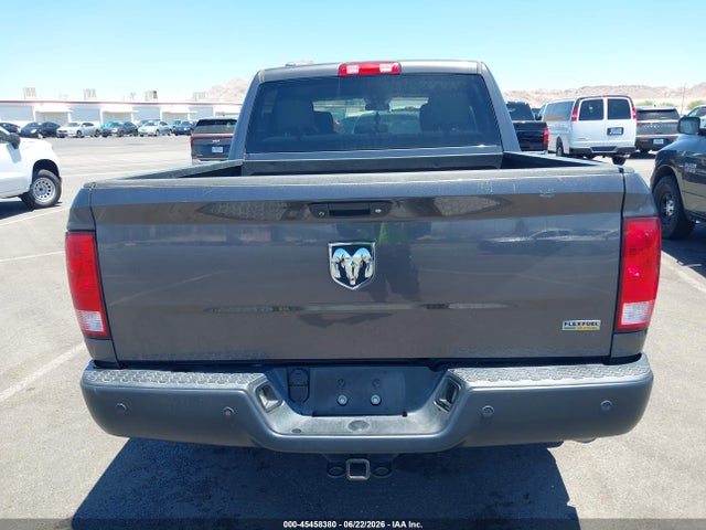 45458380 :رقم المزاد ، 1C6RR6KG5JS256223 vin ، 2018 Ram 1500 مزاد بيع