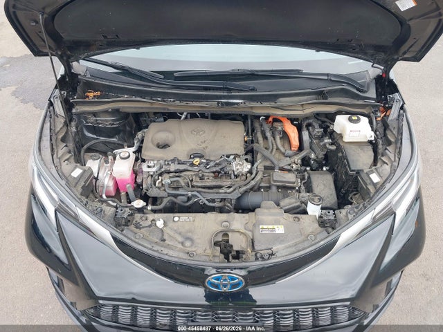 5TDDSKFC1NS065498 Toyota Sienna Xse