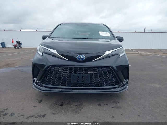 5TDDSKFC1NS065498 Toyota Sienna Xse