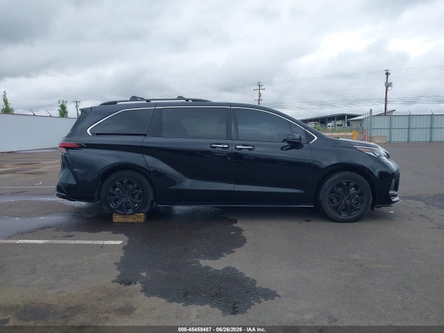5TDDSKFC1NS065498 Toyota Sienna Xse