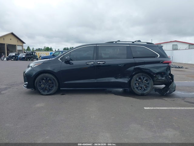 5TDDSKFC1NS065498 Toyota Sienna Xse