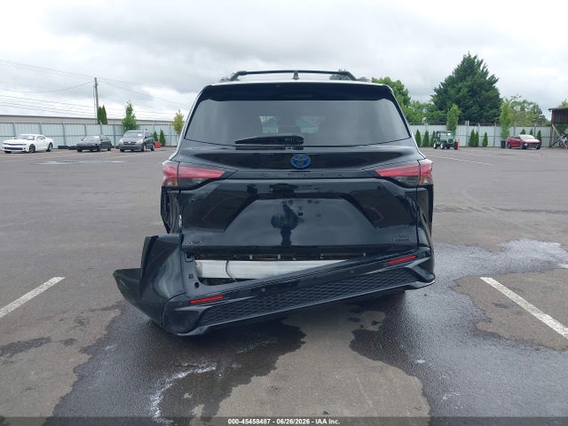 5TDDSKFC1NS065498 Toyota Sienna Xse