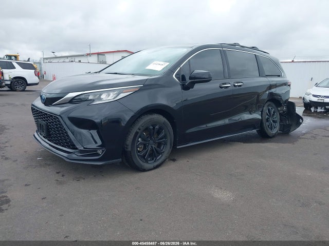 5TDDSKFC1NS065498 Toyota Sienna Xse