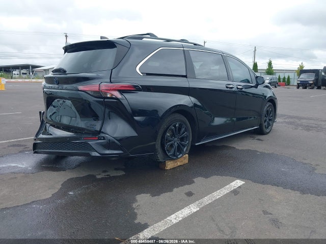5TDDSKFC1NS065498 Toyota Sienna Xse