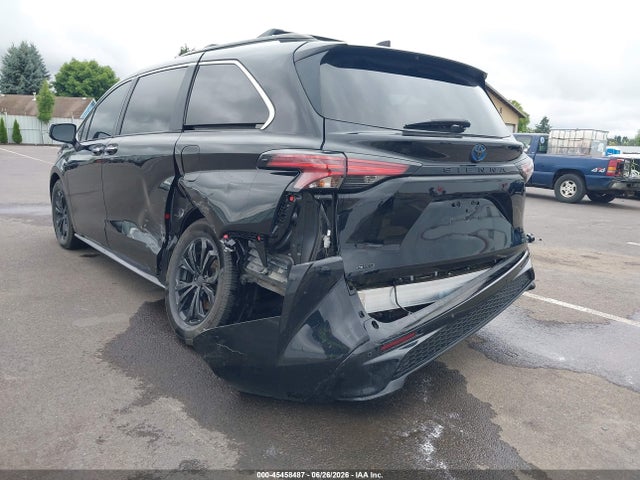 5TDDSKFC1NS065498 Toyota Sienna Xse