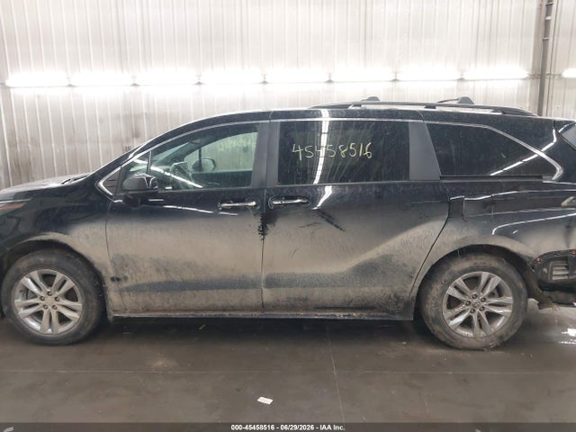 45458516 :رقم المزاد ، 5TDASKFC2NS050169 vin ، 2022 Toyota Sienna Xle Woodland Edition مزاد بيع
