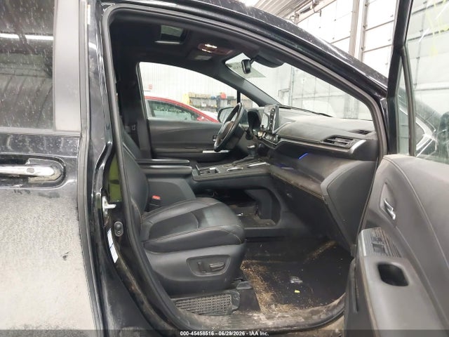 45458516 :رقم المزاد ، 5TDASKFC2NS050169 vin ، 2022 Toyota Sienna Xle Woodland Edition مزاد بيع