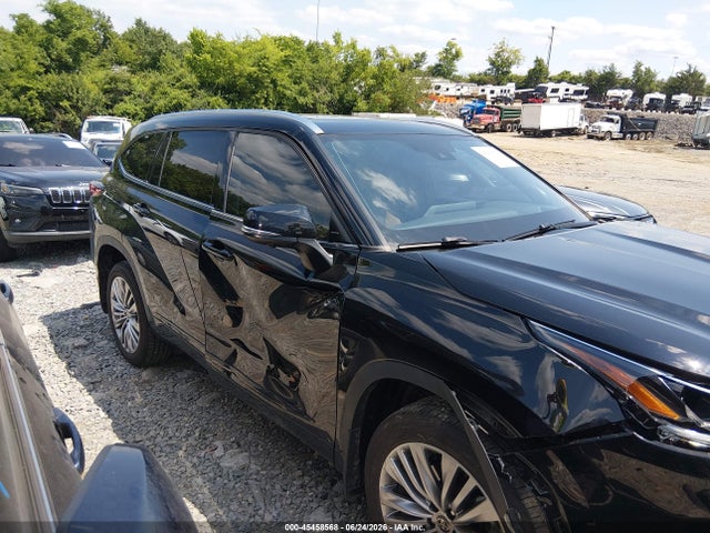 Toyota Highlander Platinum 2023 5TDKDRBH3PS515702 Image 13