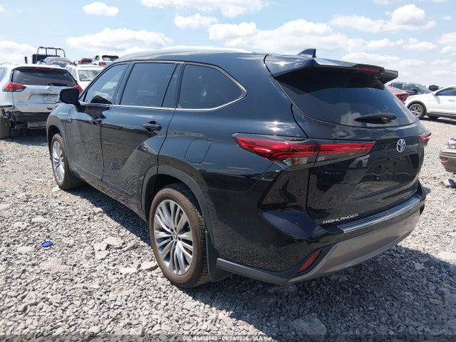 Toyota Highlander Platinum 2023 5TDKDRBH3PS515702 Image 3