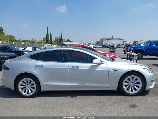 Продажа на аукционе авто 2017 Tesla Model S 60/75, vin: 5YJSA1E11HF199571, номер лота: 45458593
