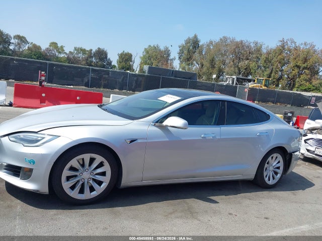 Продажа на аукционе авто 2017 Tesla Model S 60/75, vin: 5YJSA1E11HF199571, номер лота: 45458593
