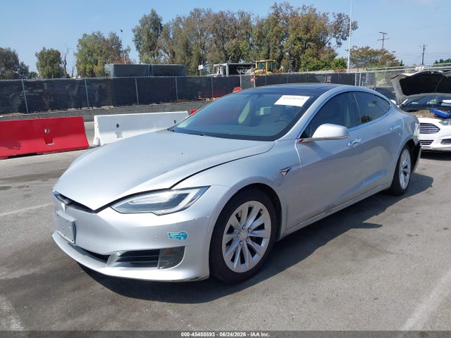 Продажа на аукционе авто 2017 Tesla Model S 60/75, vin: 5YJSA1E11HF199571, номер лота: 45458593