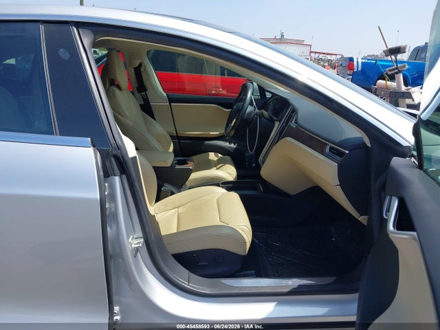Продажа на аукционе авто 2017 Tesla Model S 60/75, vin: 5YJSA1E11HF199571, номер лота: 45458593