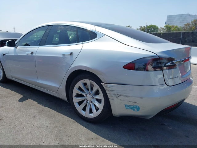 Продажа на аукционе авто 2017 Tesla Model S 60/75, vin: 5YJSA1E11HF199571, номер лота: 45458593