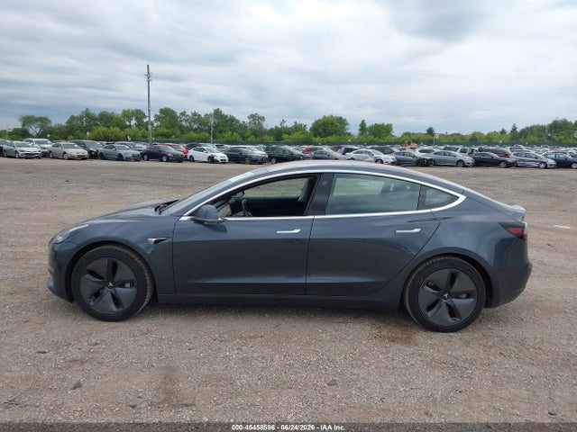 Tesla Model 3 Long Range/mid Range 2018 5YJ3E1EA5JF006918 Image 13