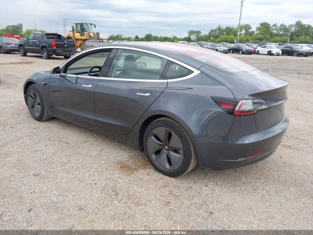 Tesla Model 3 Long Range/mid Range 2018 5YJ3E1EA5JF006918 Image 3