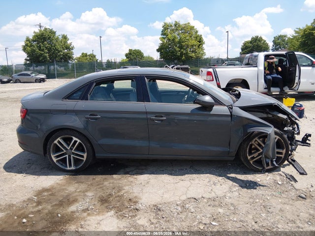 Продаж на аукціоні авто 2018 Audi A3, vin: WAUB8GFF4J1041617, номер лоту: 45458639