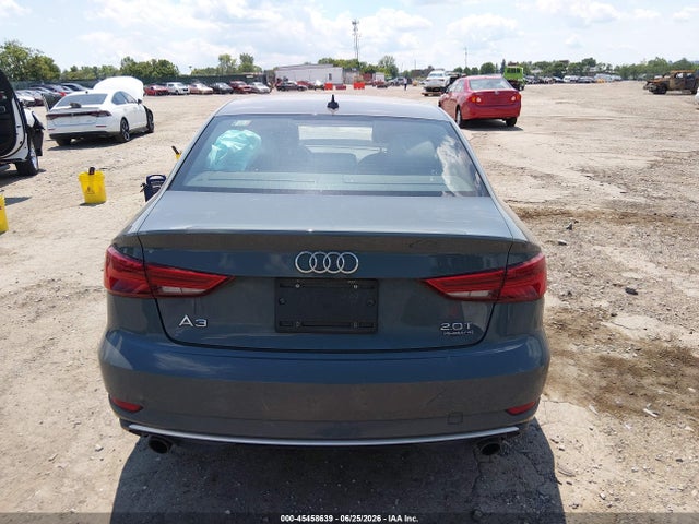 Продаж на аукціоні авто 2018 Audi A3, vin: WAUB8GFF4J1041617, номер лоту: 45458639