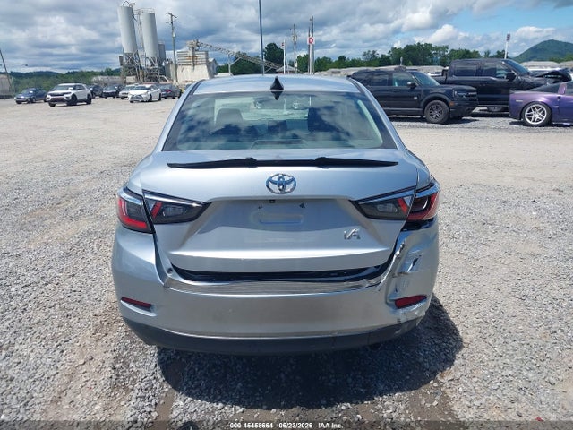 3MYDLBYV5JY332951 Toyota YARIS IA